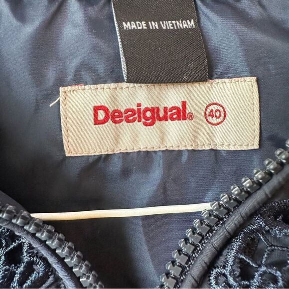 Desigual Size 40 Navy Full Zip Navy Jacket with Pink Floral Embroidered Hoodie - Picture 4 of 8